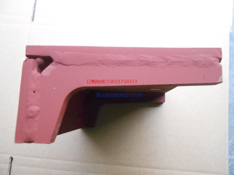 泰雷克斯3307矿用车康明斯KTA19-C525飞轮壳支架3018137