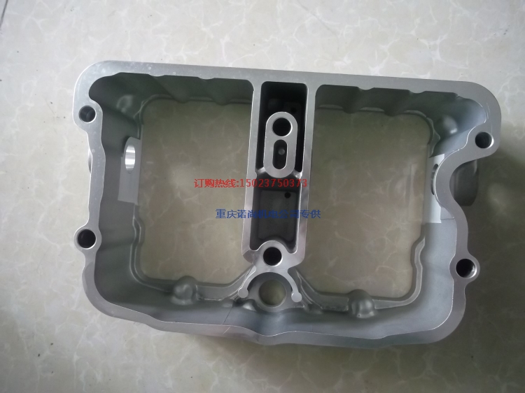 康明斯NT855-C280-D85发动机摇臂室3047479