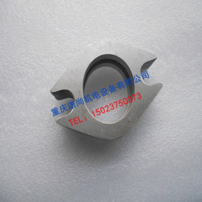 泰州康明斯NTA855吸油管接头法兰3034830