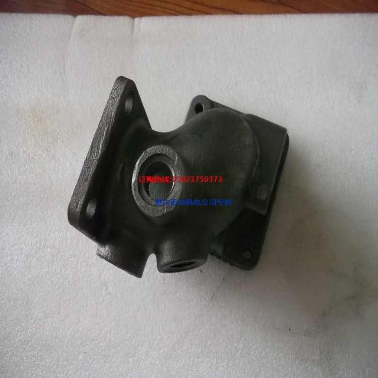 康明斯NT855配件节温器支架3064209