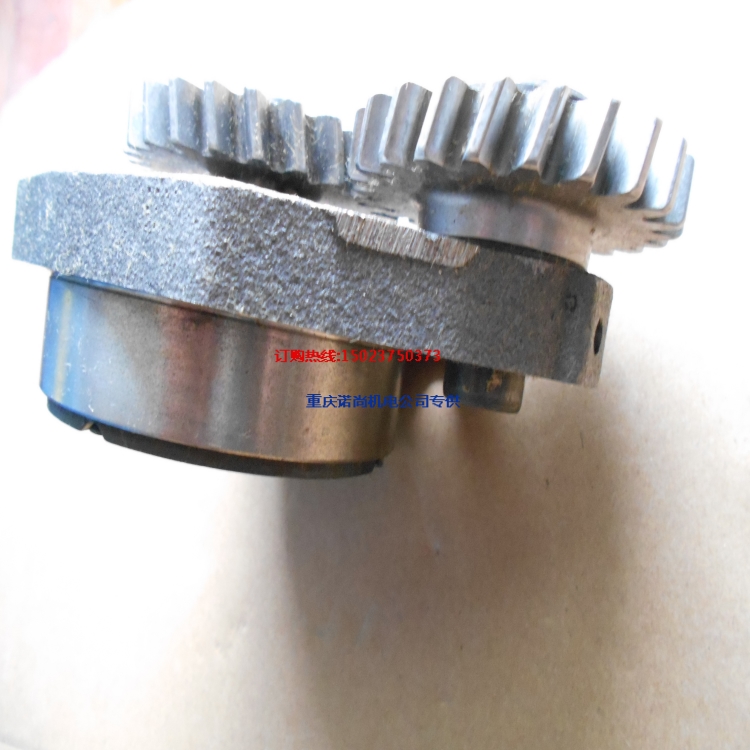 重庆康明斯发动机配件进口机油泵3937404